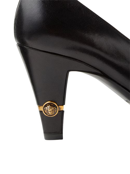 Criss-Cross Medallion Pump VERSACE | 10232801A172531B55J